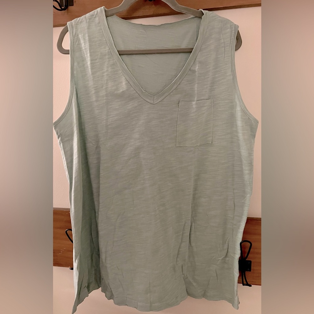 V-neck Sleeveless Shirt